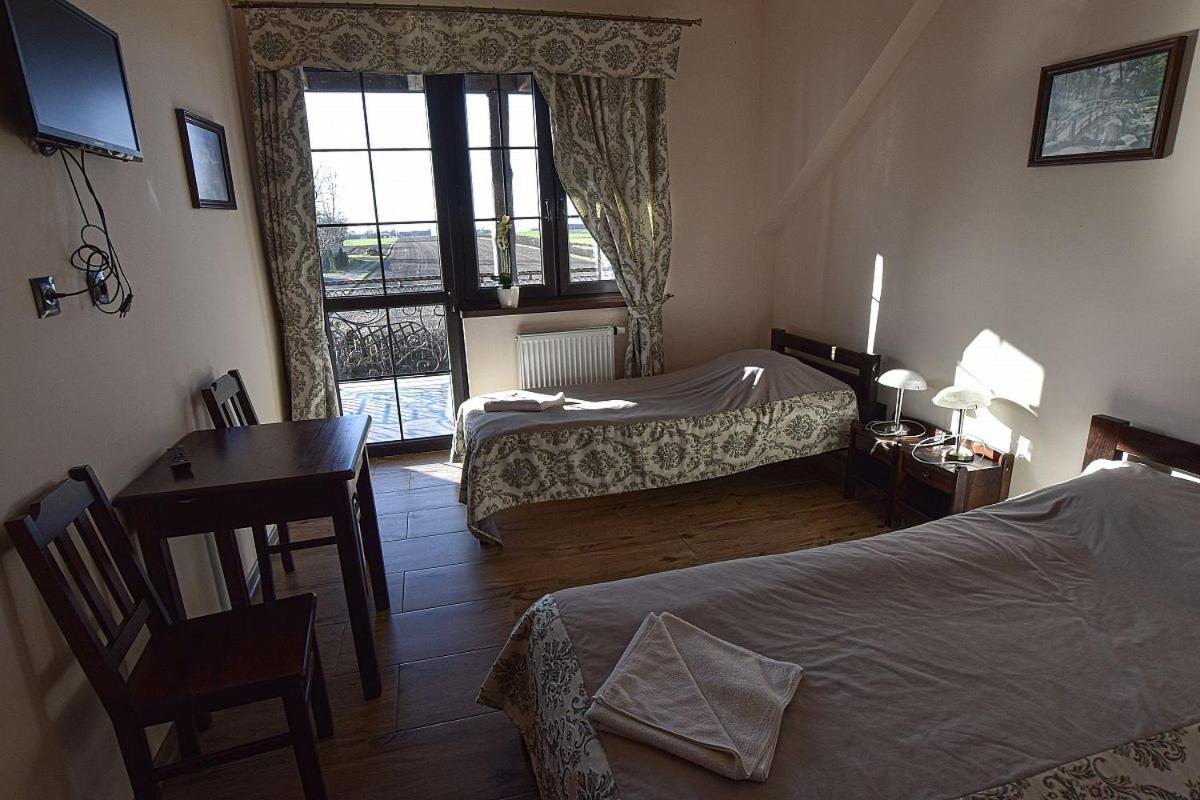 Osrodek Bialy Lew Bed & Breakfast Wojciechow  Eksteriør bilde