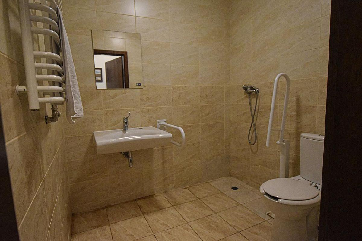Osrodek Bialy Lew Bed & Breakfast Wojciechow  Eksteriør bilde