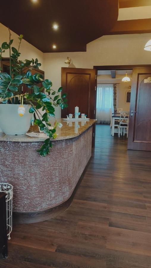 Osrodek Bialy Lew Bed & Breakfast Wojciechow  Eksteriør bilde