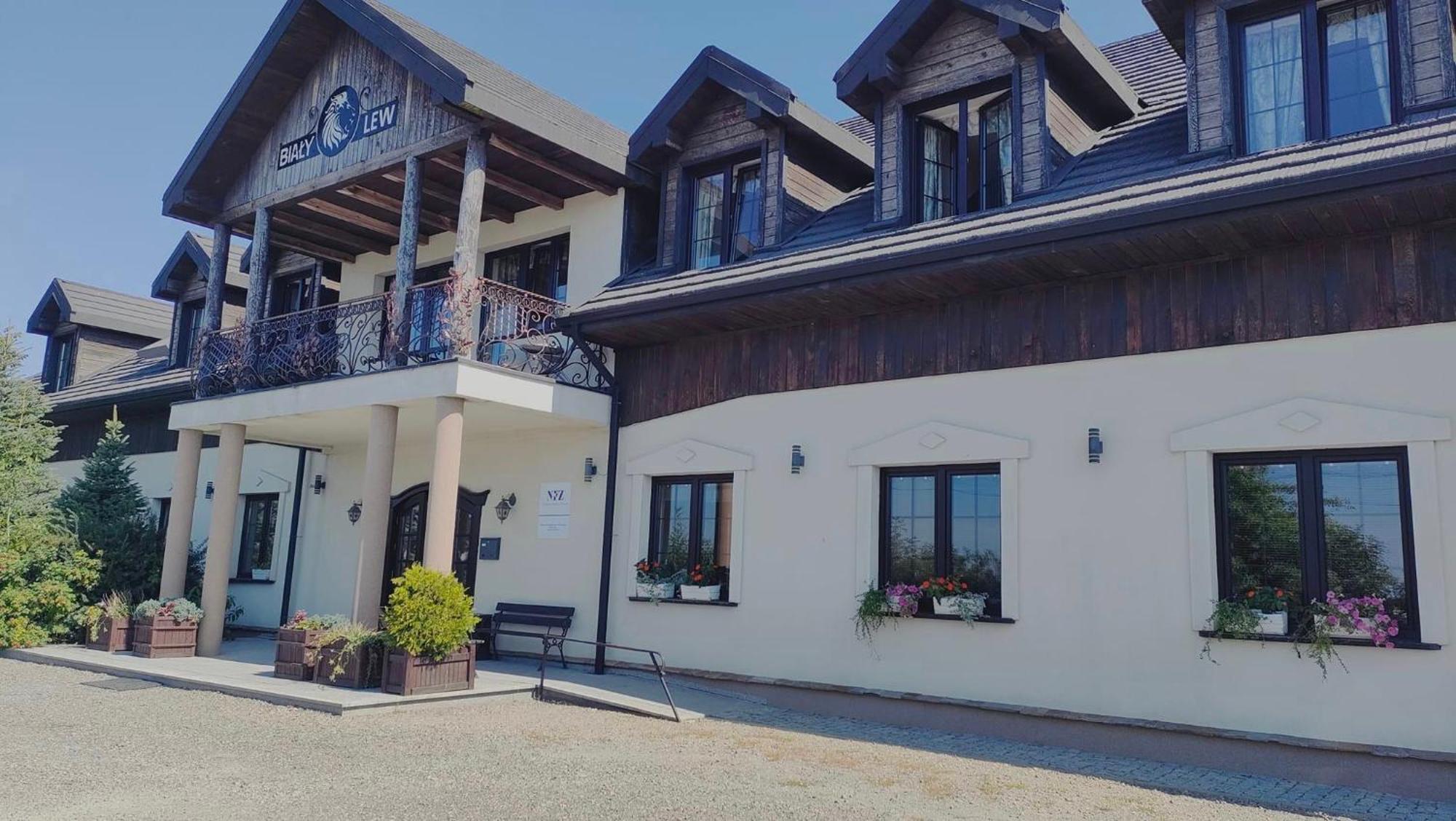 Osrodek Bialy Lew Bed & Breakfast Wojciechow  Eksteriør bilde