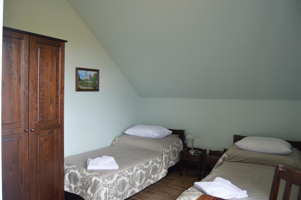 Osrodek Bialy Lew Bed & Breakfast Wojciechow  Eksteriør bilde