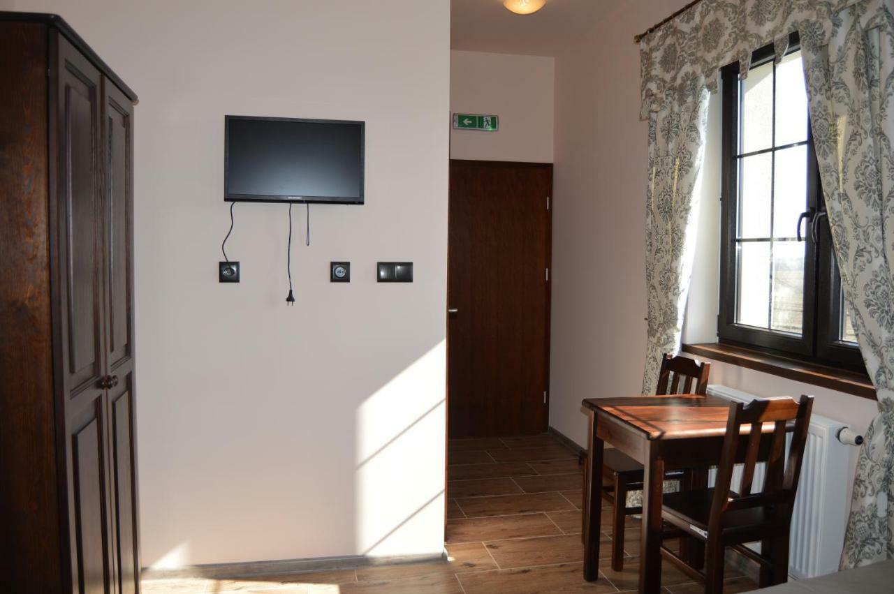 Osrodek Bialy Lew Bed & Breakfast Wojciechow  Eksteriør bilde